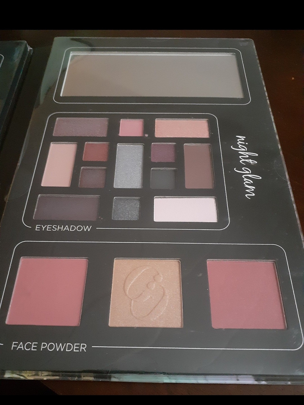 All Day Glam 26 Eyeshadows & Face Powder Palette with Blush Michael Giordano